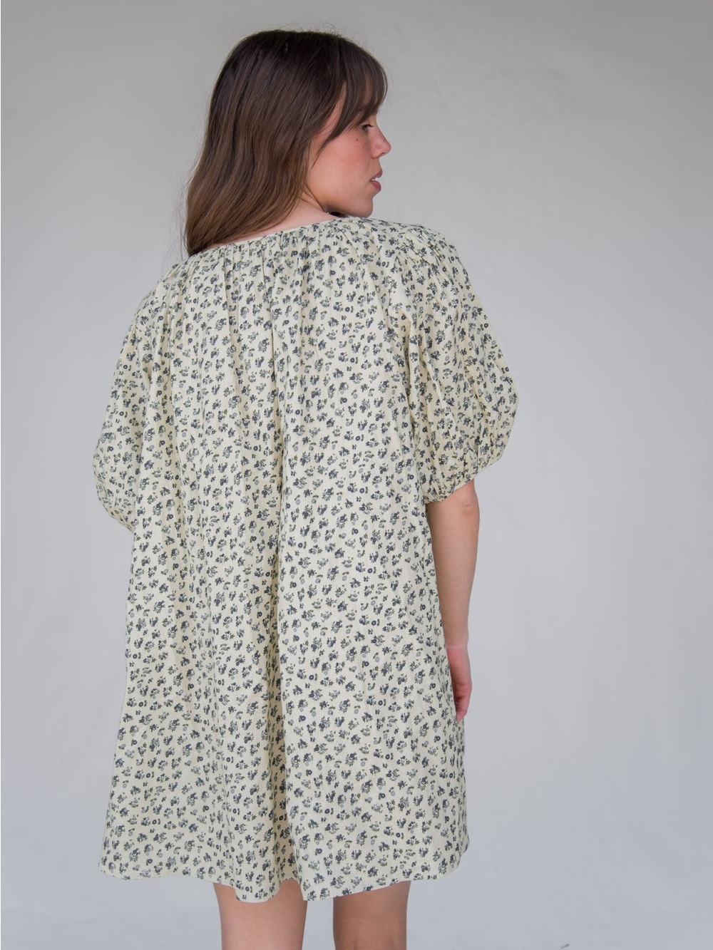 Sonderhaus LAWN DRESS IN BLACKBERRY FLORAL (S) - Picture 3 of 10